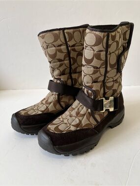 Coach Sharron Boots Brown Tan Signature Quilted Logo Strap Size 6B